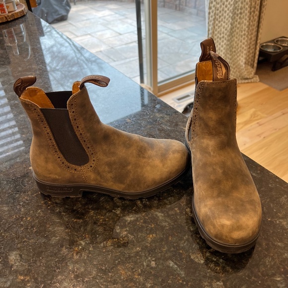 Blundstone Shoes - Blundstone Boots 1351 Rustic Brown worn once. Women’s 8.5 AU 5.5